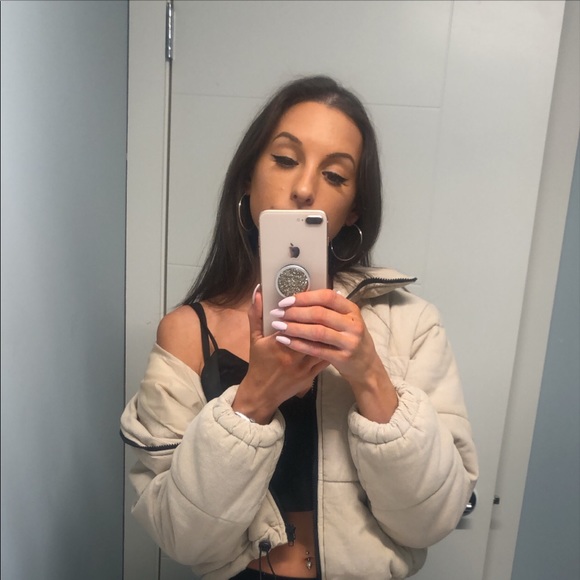 Meet your Posher, Kaitlyn - Picture 1 of 1